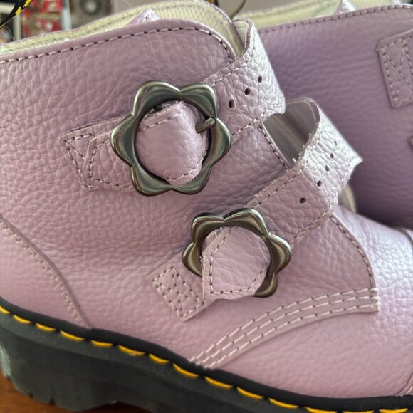 NEVER WORN: Dr. Martens Lilac Boots-Size US7 - Picture 3 of 5